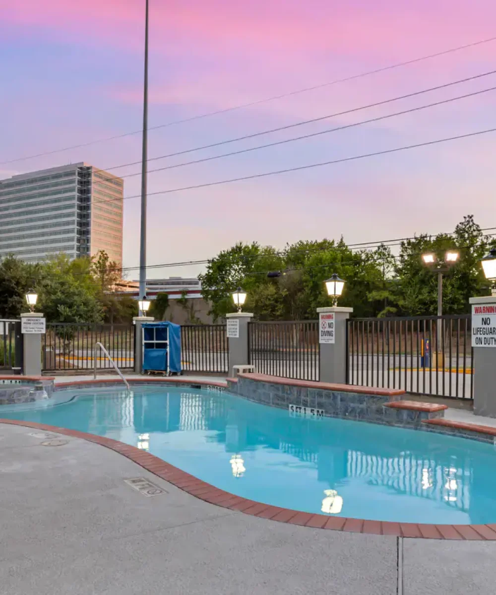 Houston Hotel Gallery - Hot Tub Area